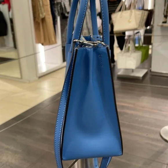 Michael Kors Mercer Medium Perforated Crossbody Satchel Bag
South Pacific 
NWT - Picture 15 of 16